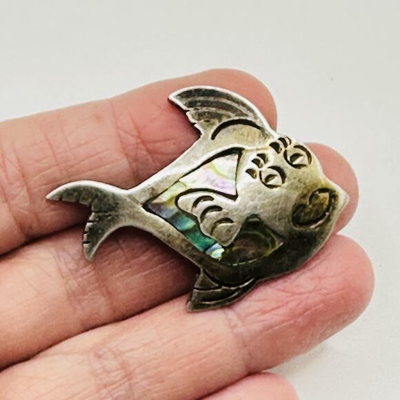 Vintage Mexico 925 Abalone Inlay Fish Brooch MR Melesio Rodriguez Pin Whimsical - Picture 2 of 8
